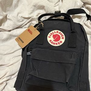 Fjallraven Kanken Mini Backpack in Black